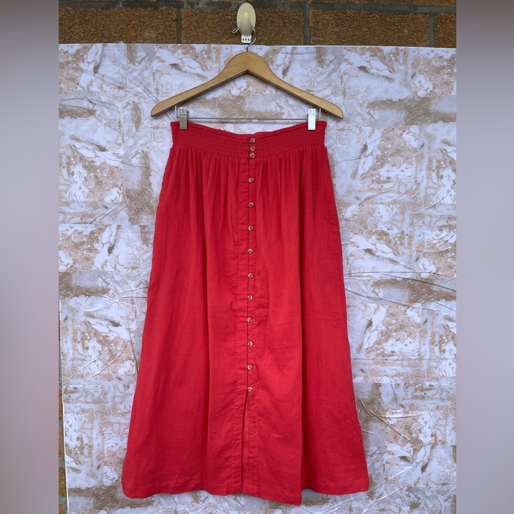 Mille resort and travel coral smocked waist button front midi skirt size medium